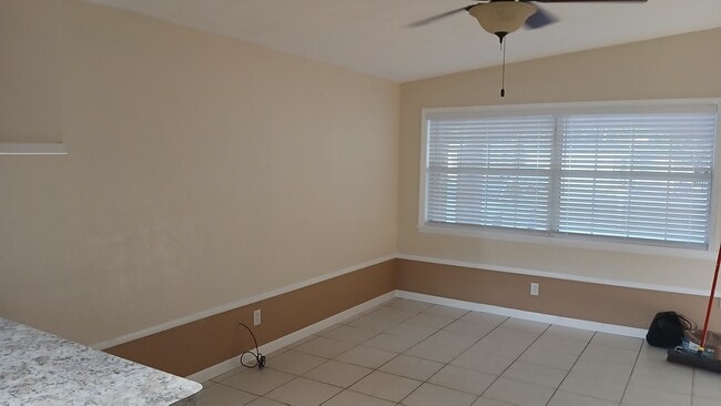 Living Room with split air - 2286 Sherwood Dr