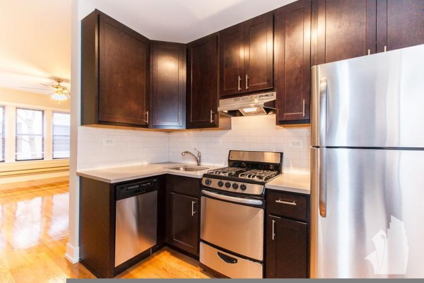 Primary Photo - 2 bedroom in Chicago IL 60657