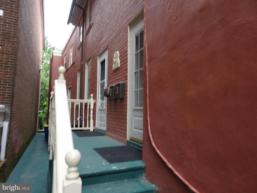 Primary Photo - 200 Delaware St