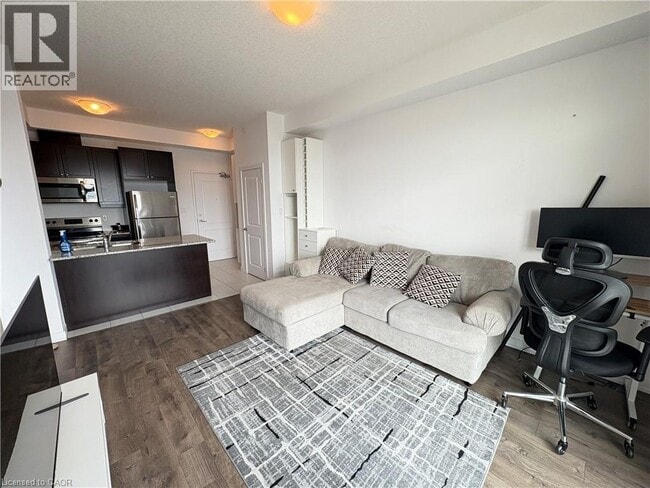 Building Photo - 101 Shoreview Pl