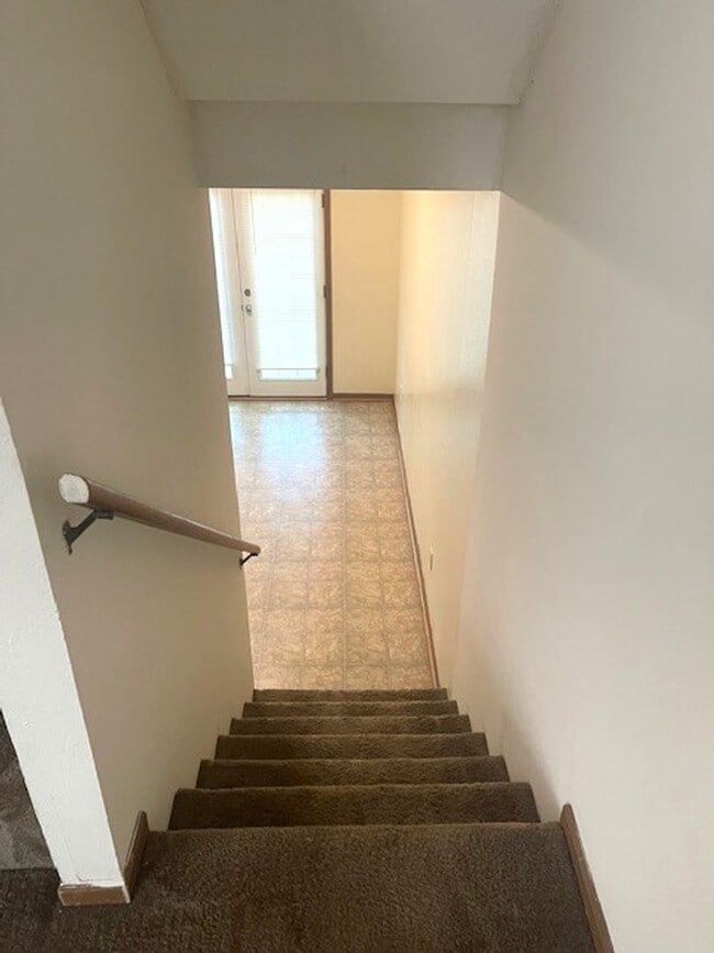 Building Photo - 3 Bedroom Townhome Close to College Avenue