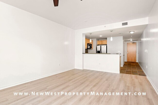 Building Photo - Spacious East Village Penthouse Studio at Metrome! Small Pet Ok! 1 Parking Space Included!