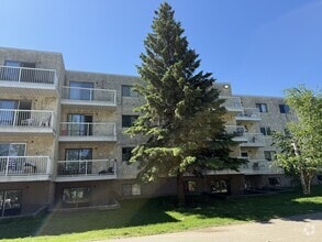 Building Photo - 400 Calahoo Rd