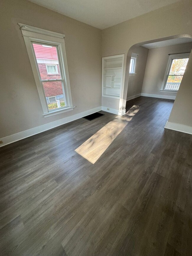 Building Photo - Recently Updated 3 bedroom home for Rent i...