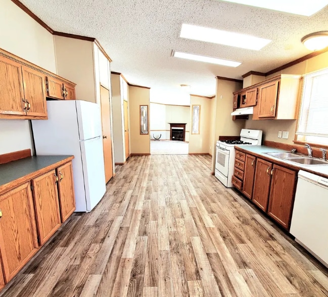 Building Photo - 9366 Starboard Dr