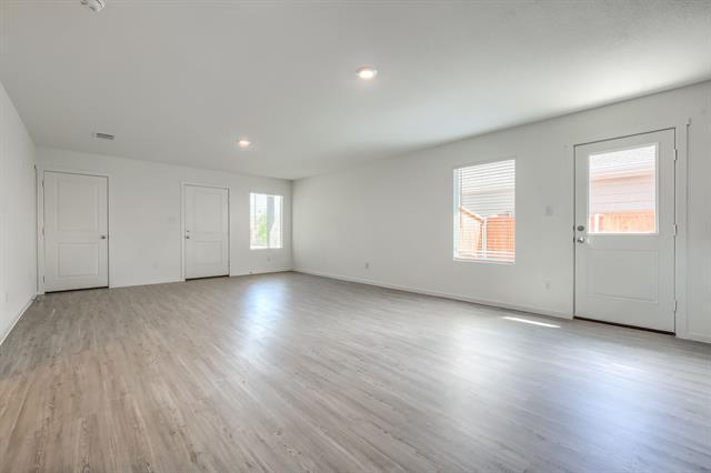 Building Photo - 4117 Equestrian Dr