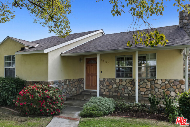 Foto del edificio - 13958 Peach Grove St