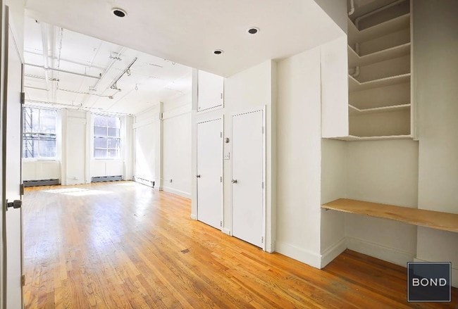 Building Photo - 110 Reade St