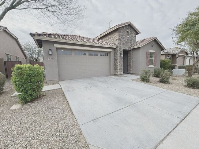 Building Photo - Former Builder's Model Home! 4bd/3ba Next Gen Model! Fully Upgraded!