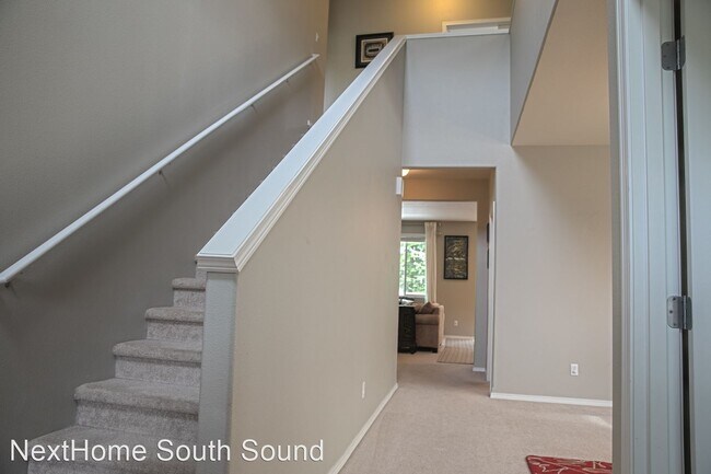 Foto del edificio - 8928 Campus Meadows Loop NE