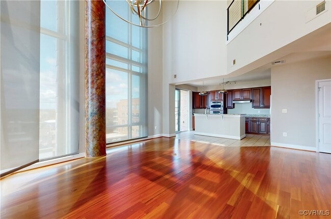Building Photo - 210 Rocketts Way