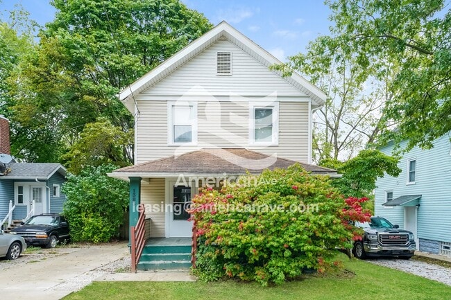 Building Photo - 1383 Hillcrest St
