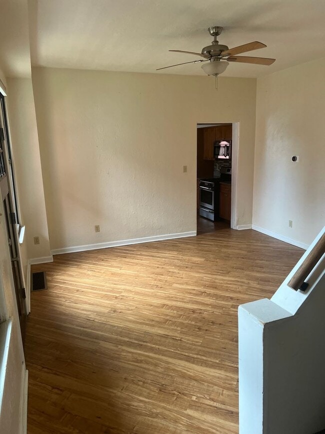 Foto del edificio - 2206 Sarah St