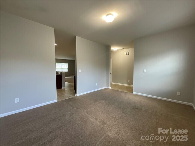 Building Photo - 9143 Magnolia Lily Ave