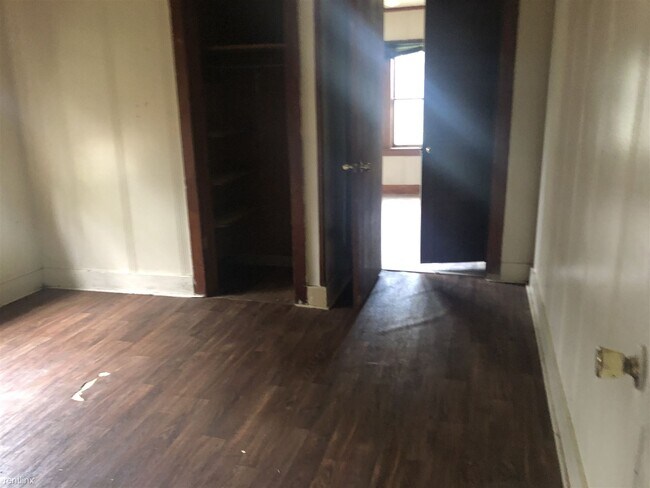 Foto del edificio - 3 br, 1 bath House - 411 N Theater St