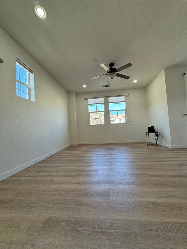 Building Photo - 13834 Balboa Blvd