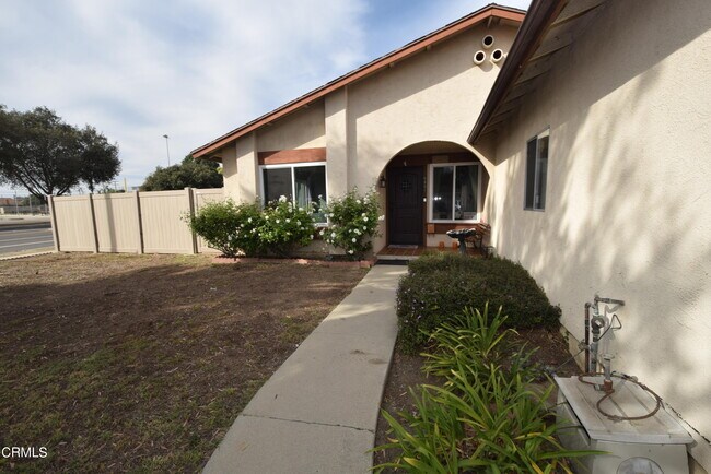 Building Photo - 6801 Dove St