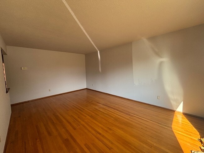 Foto del edificio - Central Roseville 3 Bedroom 2 Bath, Separa...