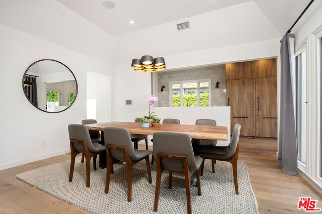 Foto del edificio - 321 Laurel Ave