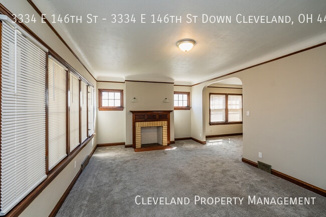 Building Photo - Charming Cleveland Duplex