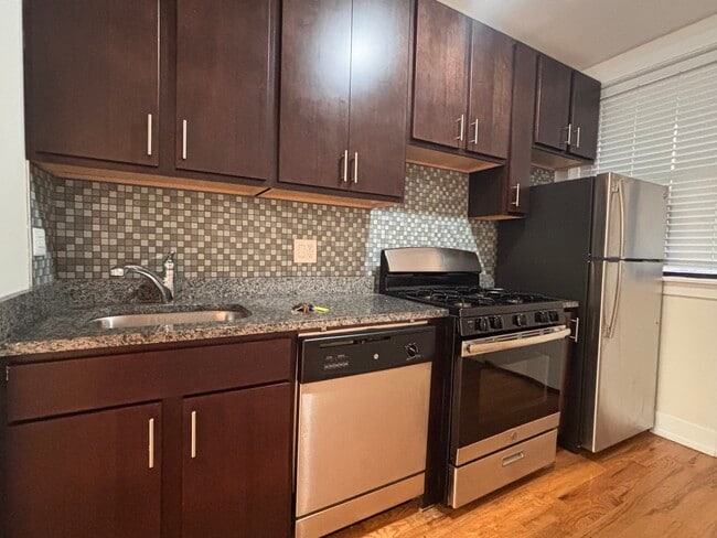 Foto del edificio - 3902 N Janssen Ave