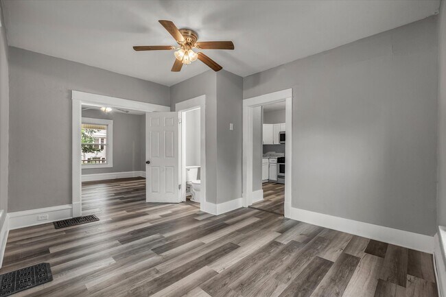 Foto del edificio - 735 Sylvan Ct