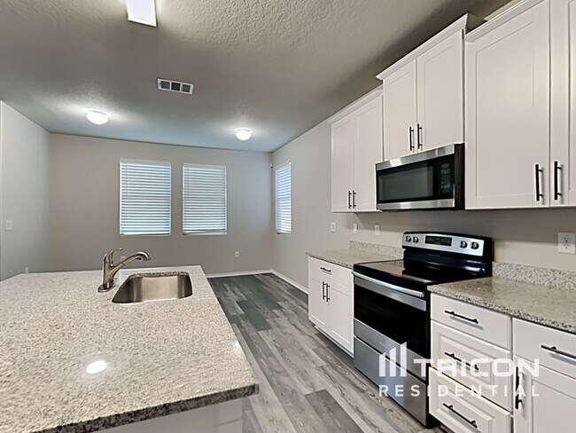 Building Photo - 6827 Freedom Hills San Antonio TX