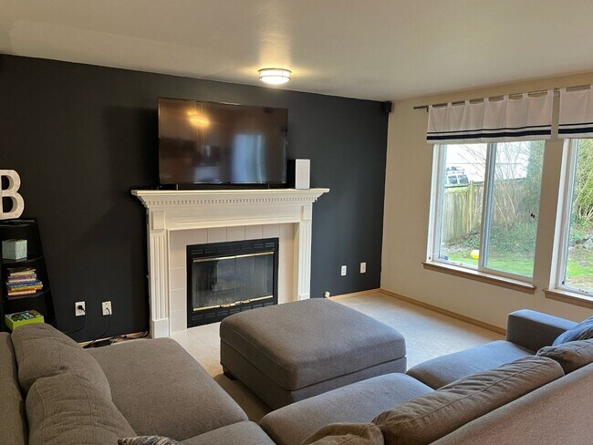 Foto del edificio - Beautiful 4 Bed 3 Bath Bothell Home!