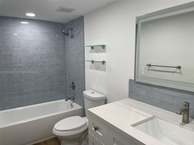 Foto del edificio - 460 W Park Dr