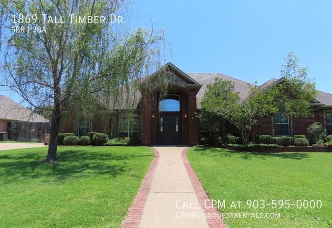 Foto del edificio - Stunning 5 Bedroom, 3 Bath Home in Tall Ti...