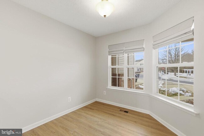 Foto del edificio - 1953 Sarah Way