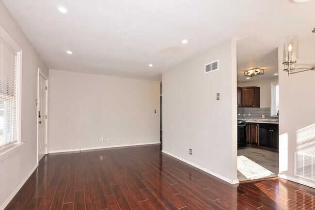 Foto del edificio - Fantastic 2bd/1ba home! Let yourself in!