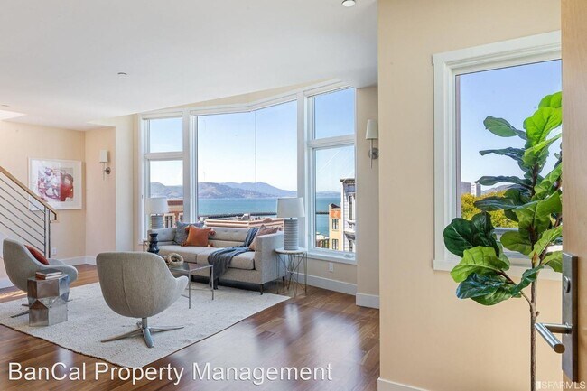 Building Photo - 2 br, 2 bath House - 889 North Point Stree...