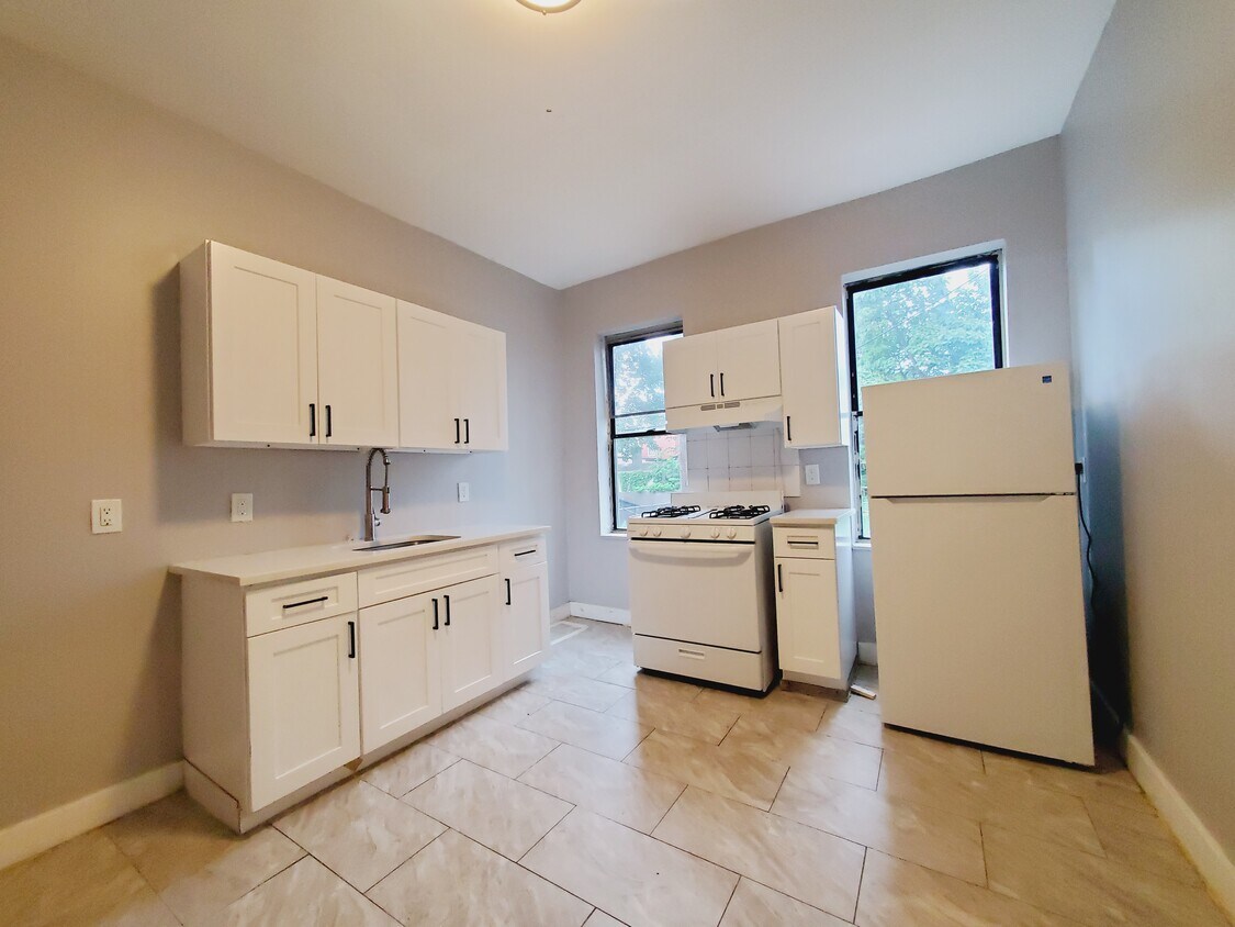 6 Bergen Ave 12 - 12 Bergen Ave
