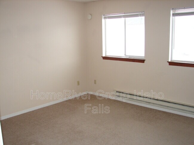 Building Photo - 2105 Meppen Dr