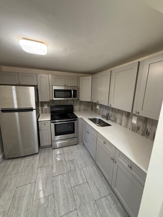 Foto del edificio - 1505 Crescent Cir