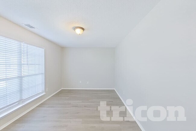 Building Photo - 608 Canyon Pl