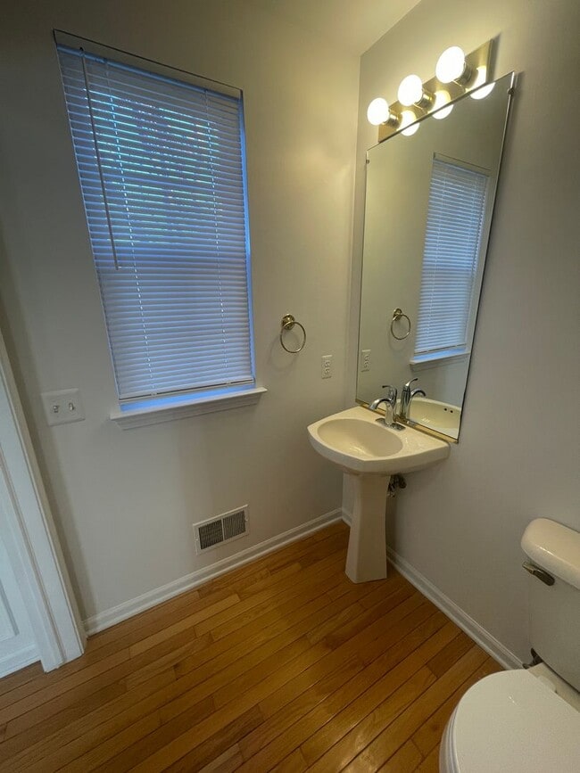 Building Photo - 4 Bedroom/2.5 Bath in Ypsilanti Township/Lincoln School District