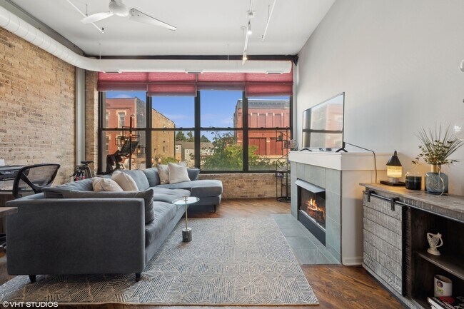 Building Photo - 1400 N Milwaukee Ave