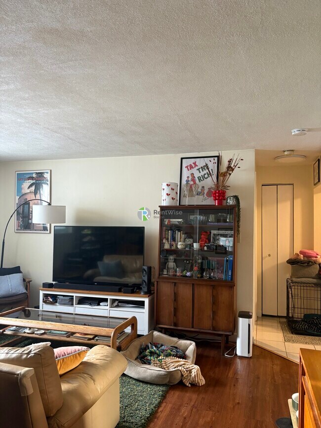 Building Photo - 71 Colborne Rd