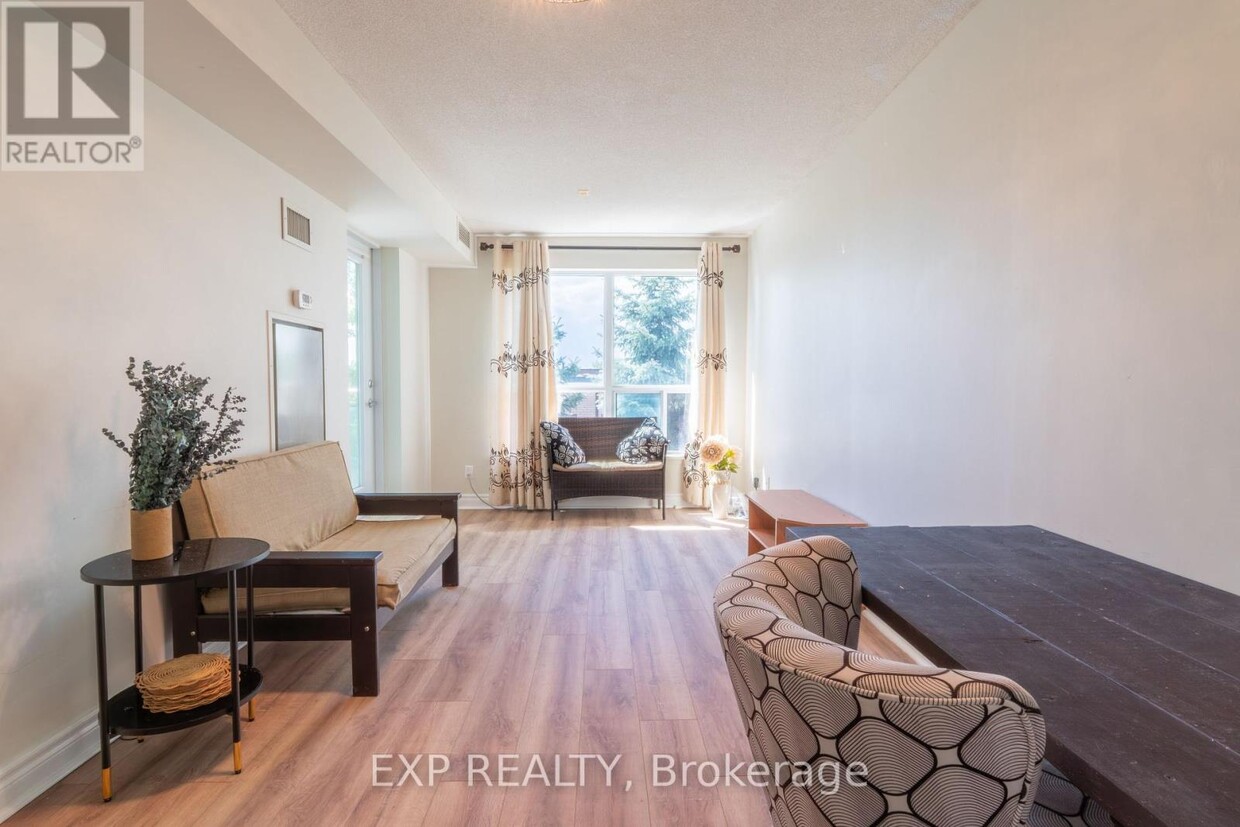 Primary Photo - 221-260 FAIRFAX Crescent