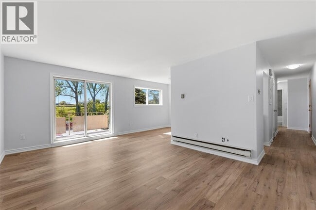 Building Photo - 950 Eastlawn Ave