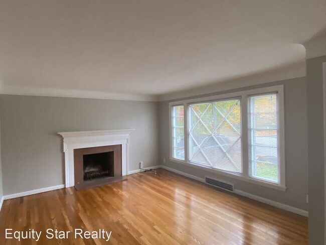 Building Photo - 3 br, 1 bath House - 2437 S Taylor Rd