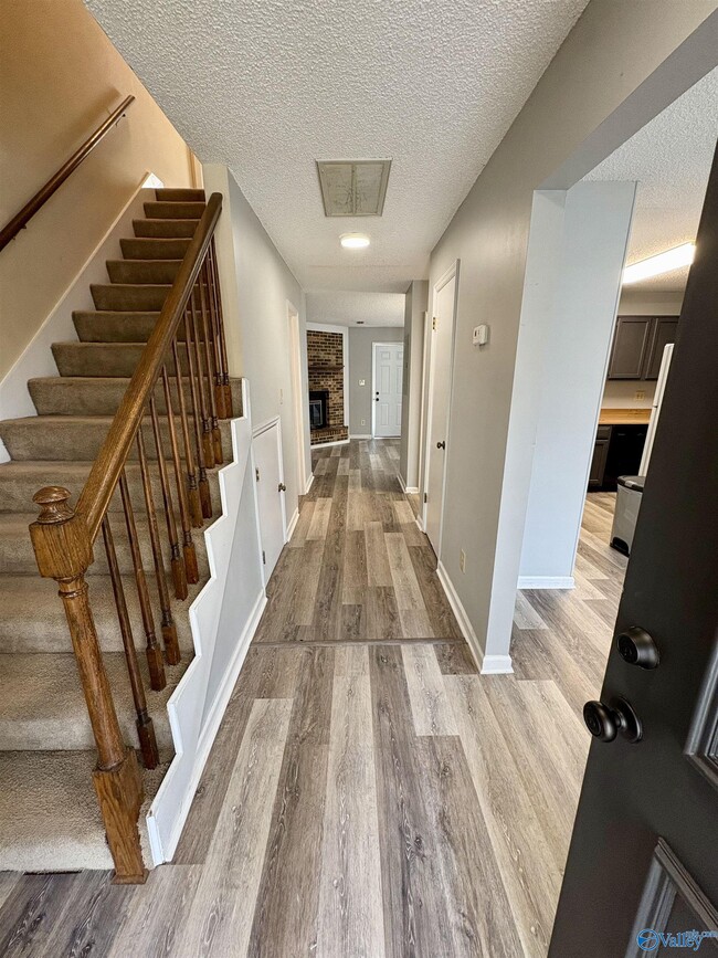 Foto del edificio - 317 Chateau Dr SW