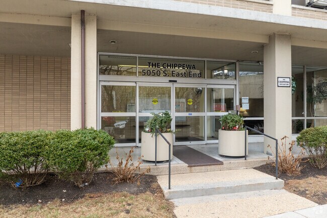 Entrance - The Chippewa