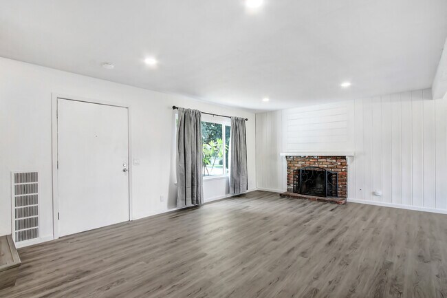 Foto del edificio - 1589 N O'malley Way