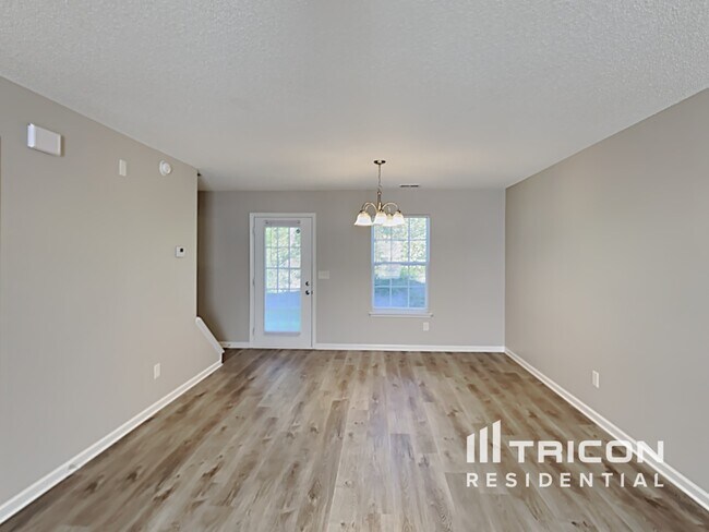 Foto del edificio - 324 Valley Heights Ln
