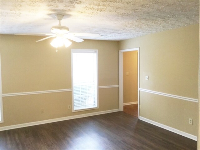 Foto del edificio - 570 Swan Creek Court