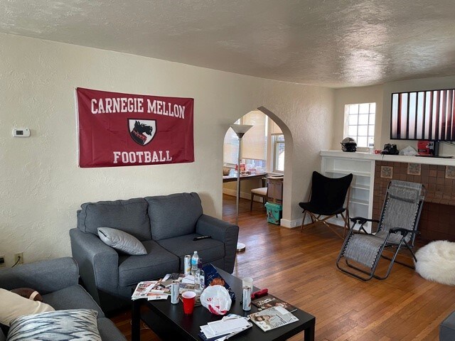 Foto del edificio - 5435 Fifth Ave