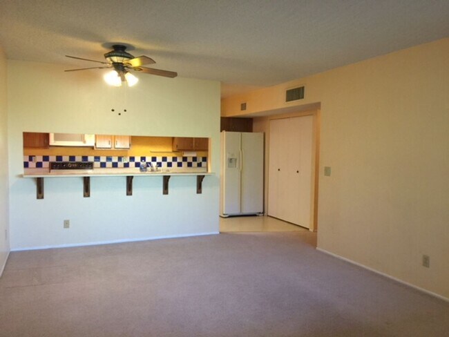 Building Photo - Cozy 2 Bedroom/2 Bathroom Condo on Tucson's Eastside!